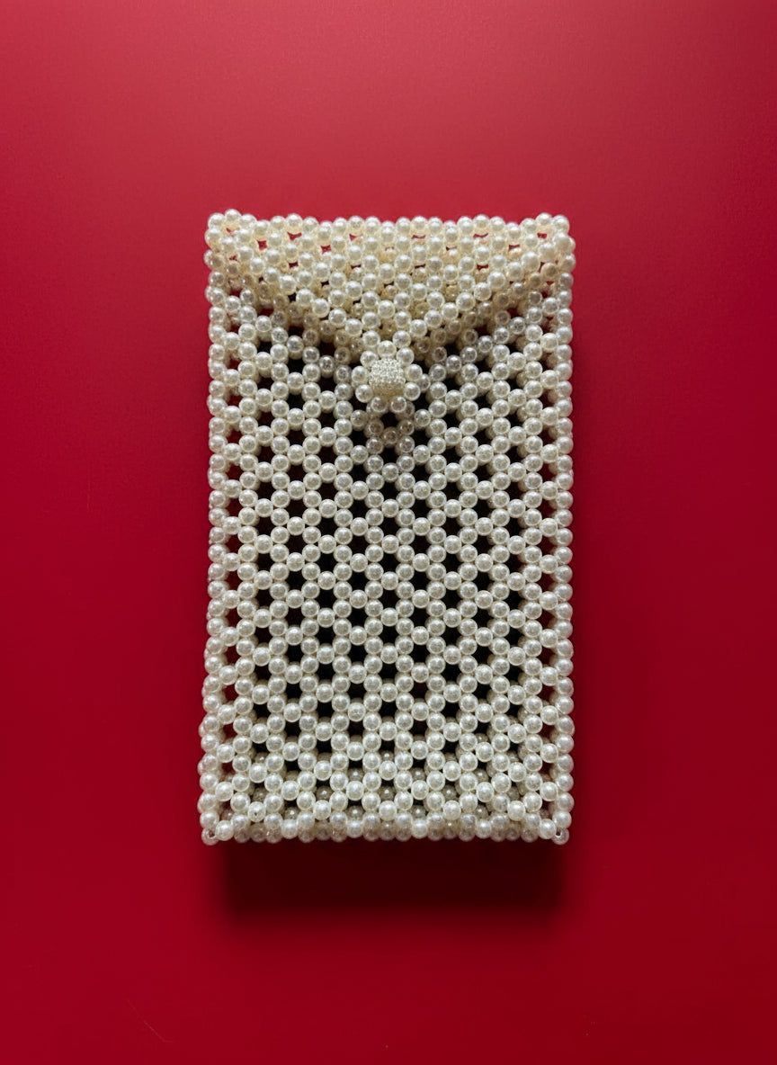 The Pearl Statement Phone Holder