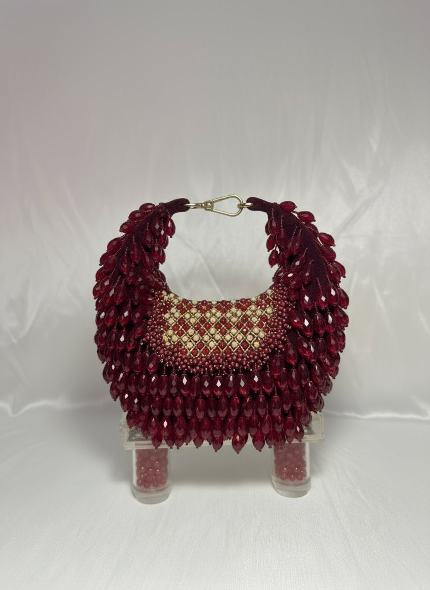 The Maroon Fringe Empress – Where Heritage Meets Festive Freedom