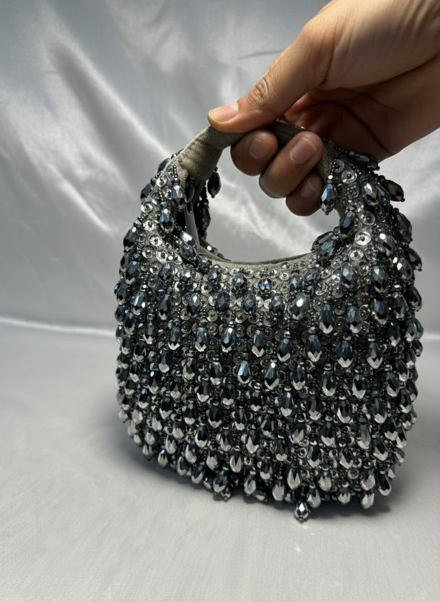 The Silver Grey Fringe Empress – Where Heritage Meets Modern Freedom